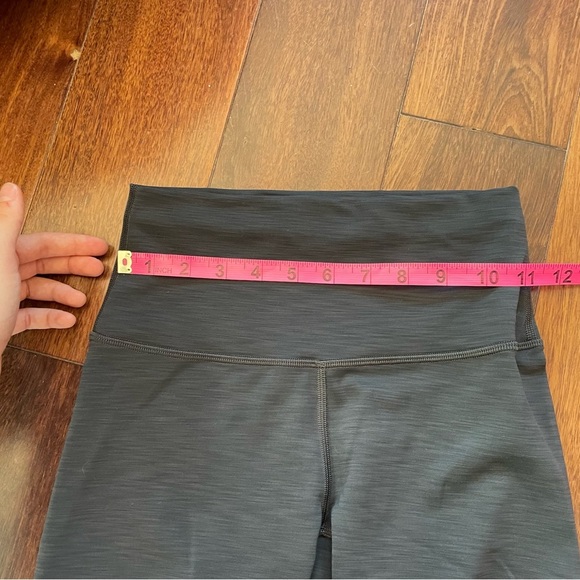 Lululemon Athletica Wunder Train High Waisted Shorts Dark Gray Womens Size 4 - Picture 6 of 7